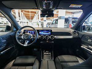 Mercedes-Benz GLB 250 4M Progressive 8 navigation