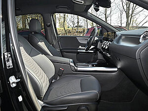 Mercedes-Benz B 250 e Progressive 3 navigation