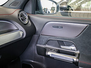 Mercedes-Benz EQB 300 4M AMG Sport Advanced Plus 18 navigation