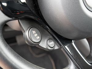 Smart fortwo coupe EQ DAB Klima Tempomat Bluetooth 23 navigation