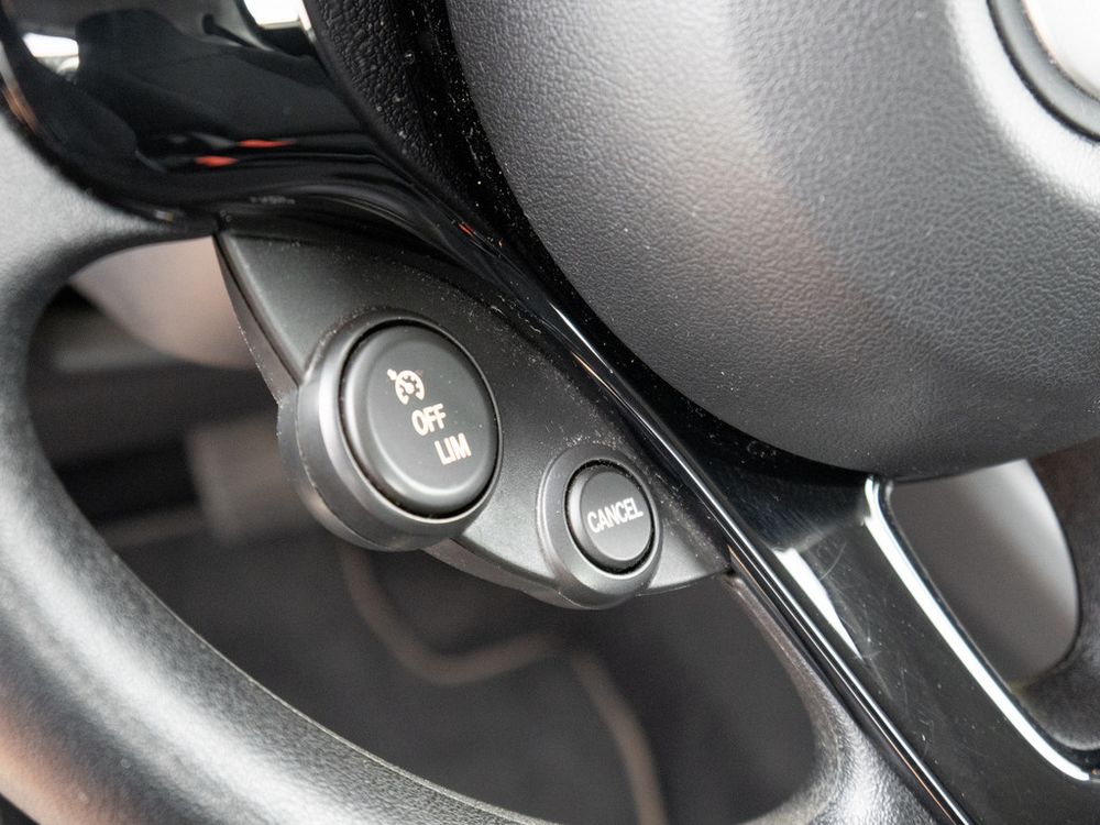 Smart fortwo coupe EQ DAB Klima Tempomat Bluetooth 23