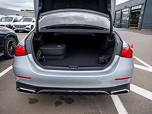 Mercedes-Benz E 300 e AMG Line 22 navigation