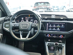 Audi Q3 S line 35 TDI quattro S tronic 9 navigation