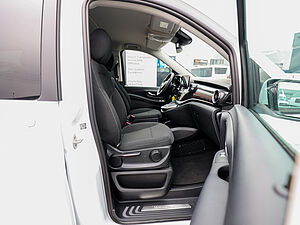 Mercedes-Benz V 220 d RISE 3 navigation