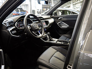 Audi Q3 35 TDI S line 10 navigation