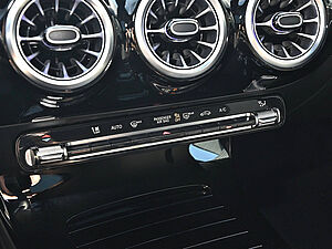 Mercedes-Benz A 180 Progressive 13 navigation
