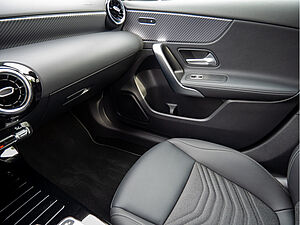 Mercedes-Benz A 180 Progressive Advanced 14 navigation