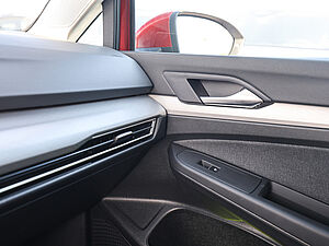 Volkswagen Golf VIII Variant Life 1,5 l TSI 19 navigation