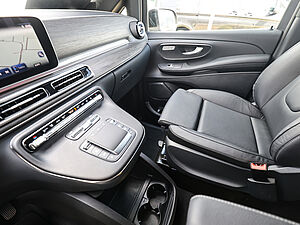 Mercedes-Benz V 300 d AVANTGARDE Lang 14 navigation