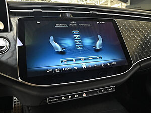 Mercedes-Benz E 300 e AMG Sport Advanced 13 navigation