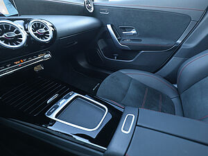 Mercedes-Benz CLA 250 e AMG Line 18 navigation