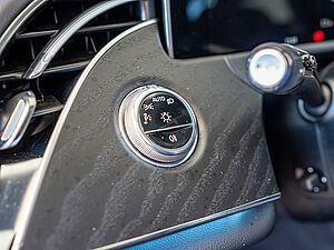 Mercedes-Benz E 200 T AMG Sport Advanced Plus 18 navigation