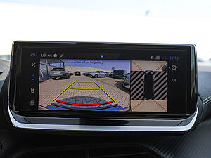 Peugeot 2008 GT HYBRID 145 e-DSC6 10 navigation