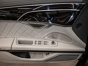 Audi A8 L 50 TDI quattro 19 navigation