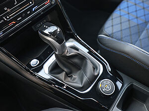 Volkswagen T-Roc R 2.0 TSI 4M DSG 15 navigation