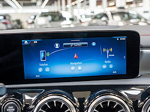 Mercedes-Benz CLA 200 Coupé AMG Sport Premium 11 navigation