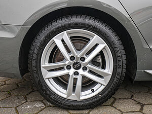Audi A4 Avant S line 35 TFSI S tronic 5 navigation