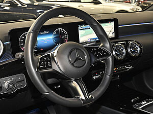 Mercedes-Benz A 250 e Progressive 28 navigation