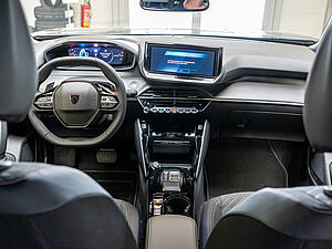 Peugeot 2008 Allure HYBRID 145 e-DSC6 6 navigation