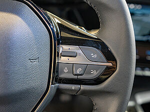 Peugeot 308 SW Allure HYBRID 136 e-DSC6 14 navigation