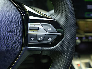 Peugeot 308 SW GT HYBRID 136 e-DSC6 20 navigation