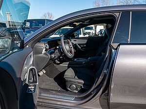 Mercedes-Benz CLA 180 SB AMG Line 8 navigation