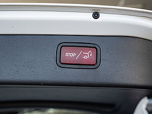 Mercedes-Benz C 300 e T Avantgarde 17 navigation