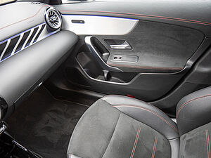 Mercedes-Benz CLA 35 AMG SB 4M 15 navigation