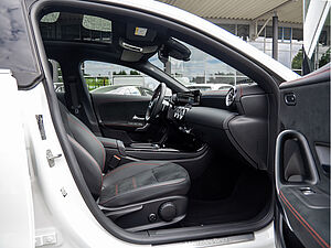 Mercedes-Benz CLA 250 SB 4M AMG Sport Premium 2 navigation