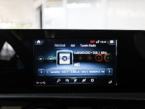 Mercedes-Benz A 250 e AMG Sport 12 navigation