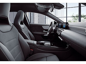 Mercedes-Benz A 250 e AMG 8 navigation
