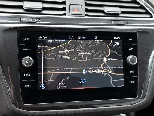 Volkswagen Tiguan Active 2.0 TDI DSG AHK Abstandstemp. L 11
