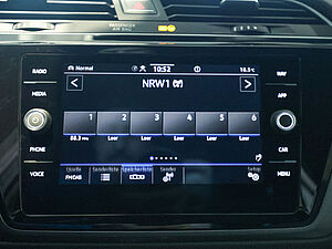 Volkswagen Touran Highline 2.0 TDI DSG 11 navigation