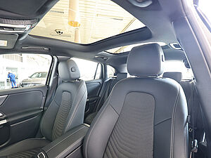 Mercedes-Benz GLA 200 Progressive Advanced 30 navigation
