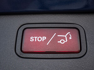 Mercedes-Benz C 180 T Avantgarde Edition 22 navigation