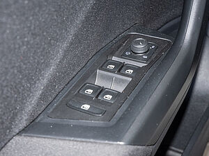 Volkswagen T-Roc Life 1.5 l TSI DSG 22 navigation