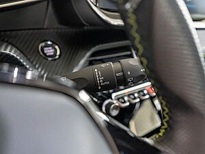 Peugeot 2008 e-GT Elektromotor 136 16 navigation