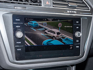 Volkswagen Tiguan 2,0 TDI DSG 4Motion R-Line 13 navigation