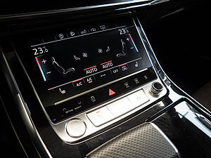 Audi Q8 50 TDI quattro S line 16 navigation