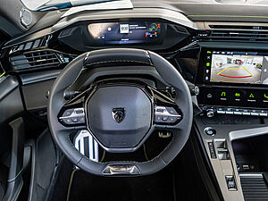 Peugeot 308 GT HYBRID 136 e-DSC6 8 navigation