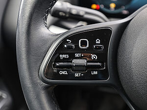 Mercedes-Benz GLA 200 d Progressive 22 navigation