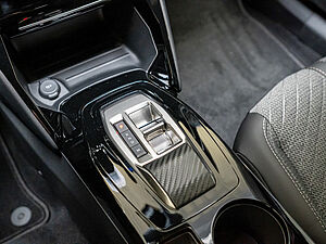Peugeot 2008 Allure HYBRID 145 e-DSC6 12 navigation