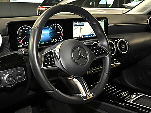 Mercedes-Benz A 250 e Progressive Advanced 28 navigation