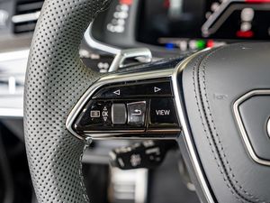 Audi RS6 Avant 4.0 TFSI quattro AHK PANO B+O HUD 15 navigation