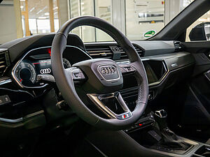 Audi Q3 S line 35 TFSI 22 navigation