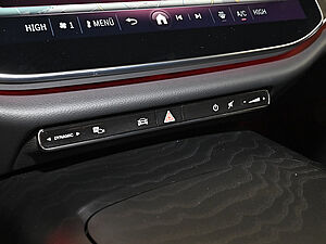 Mercedes-Benz E 220 d AMG Line 13 navigation