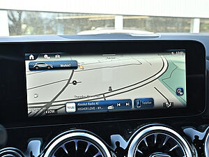 Mercedes-Benz GLA 220 4M AMG Line 11 navigation