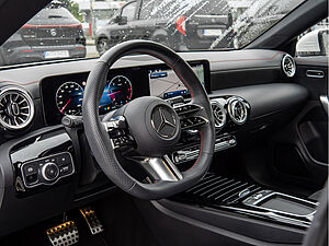 Mercedes-Benz CLA 200 d Coupé AMG Sport Premium 27 navigation