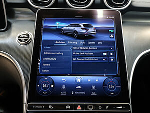 Mercedes-Benz C 200 T AMG Sport Advanced Plus 13 navigation