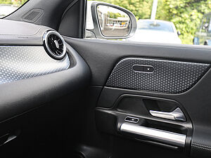 Mercedes-Benz GLA 250 e Progressive Advanced 18 navigation